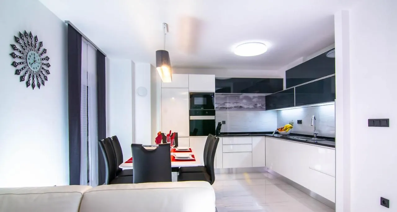 Apartman Paola Vrh  0*, Vrh (Krk) Croatia