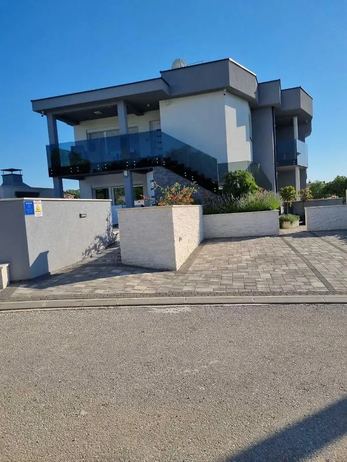 Apartman Paola Vrh  0*, Vrh (Krk)